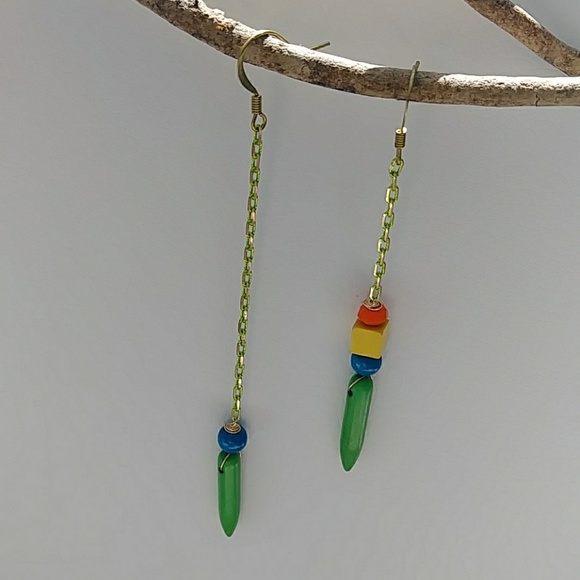 🛑SOLD Citrus Green Turquoise Asymmetrical Earring - Picture 2 of 8